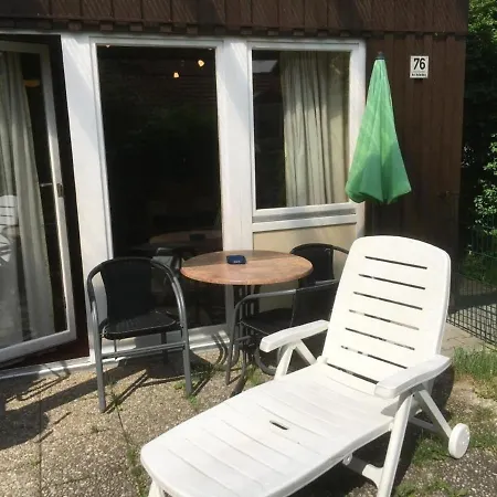 Ferienhaus In Mit Kleinem Garten
