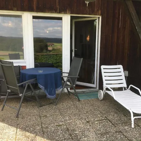 Ferienhaus In Mit Kleinem Garten
